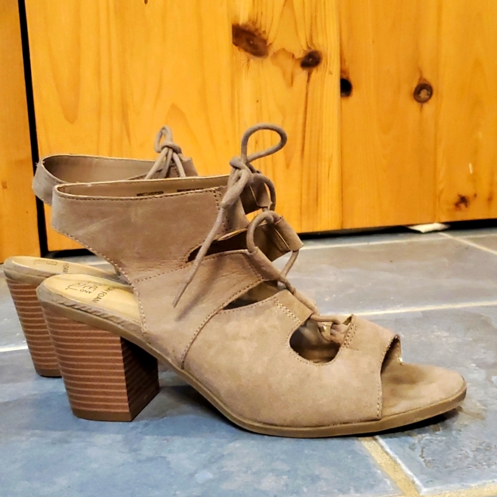 Swayed heels